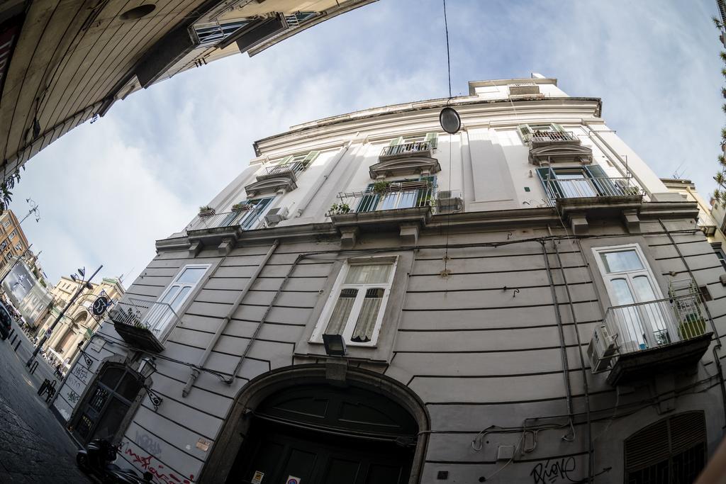 Le 4 Stagioni Dante's H Centro, By Clapa Group Guest house