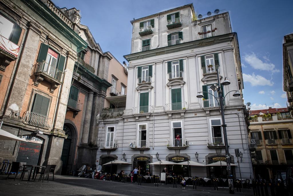 Le 4 Stagioni Dante's H Centro, By Clapa Group Guest house