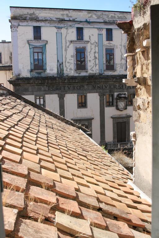 25 * Naples