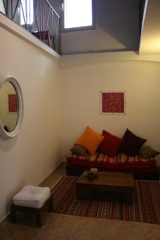 Apartment 25