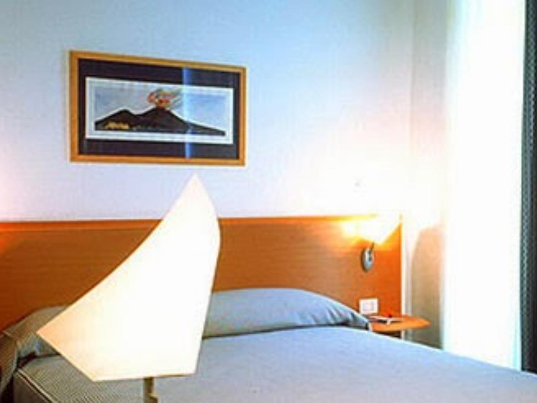 Ibis Styles Garibaldi Hotel Naples