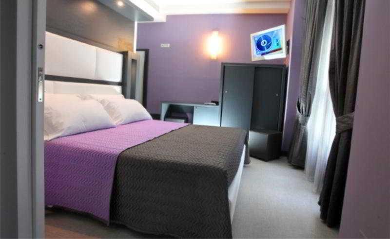 Golden 3* Naples