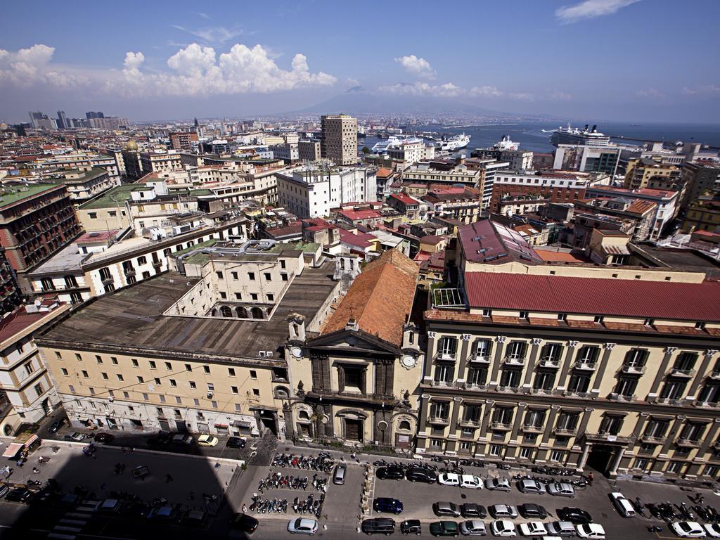Medina * Naples