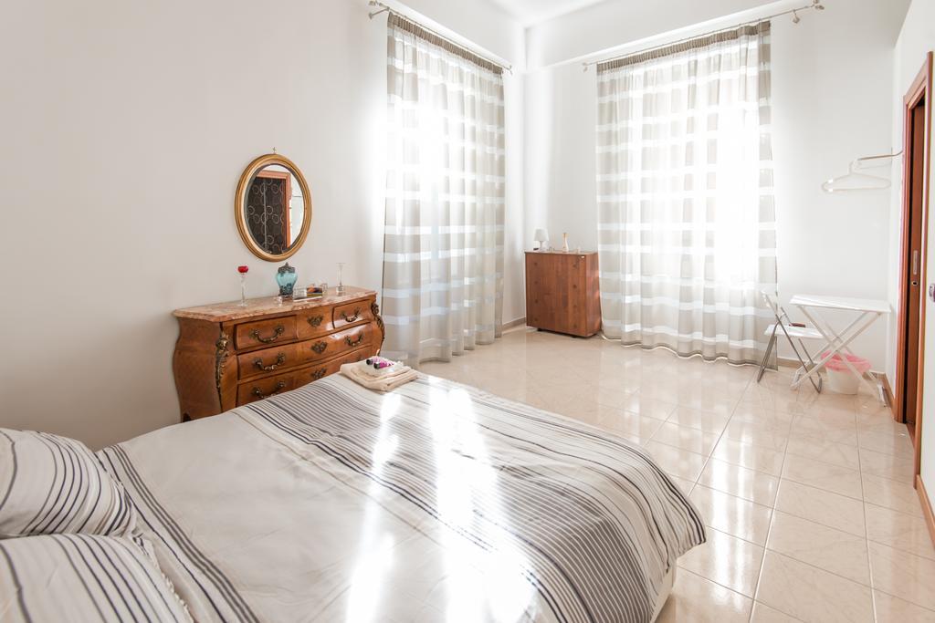 La Cartolina Di Parking Free Small Car Apartment