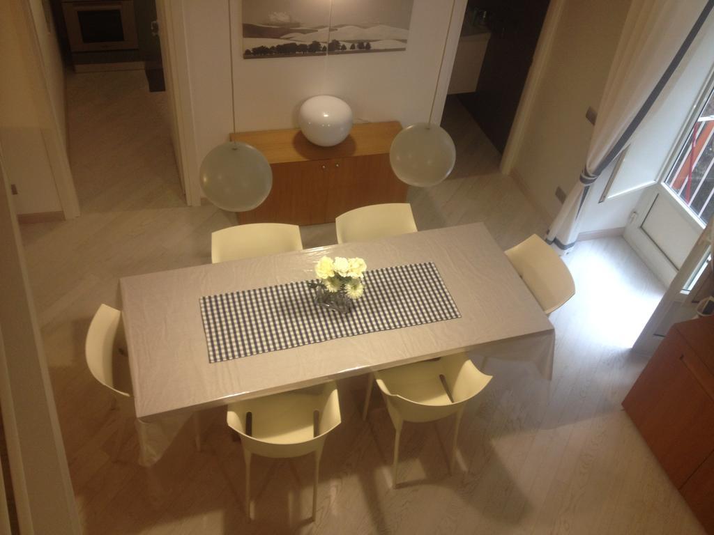 Gradoni Di Chiaia Apartment Naples