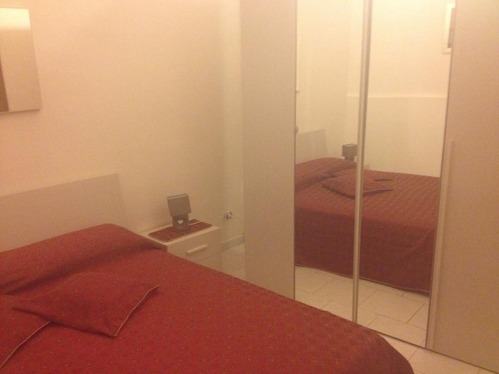 Gradoni Di Chiaia Apartment Naples