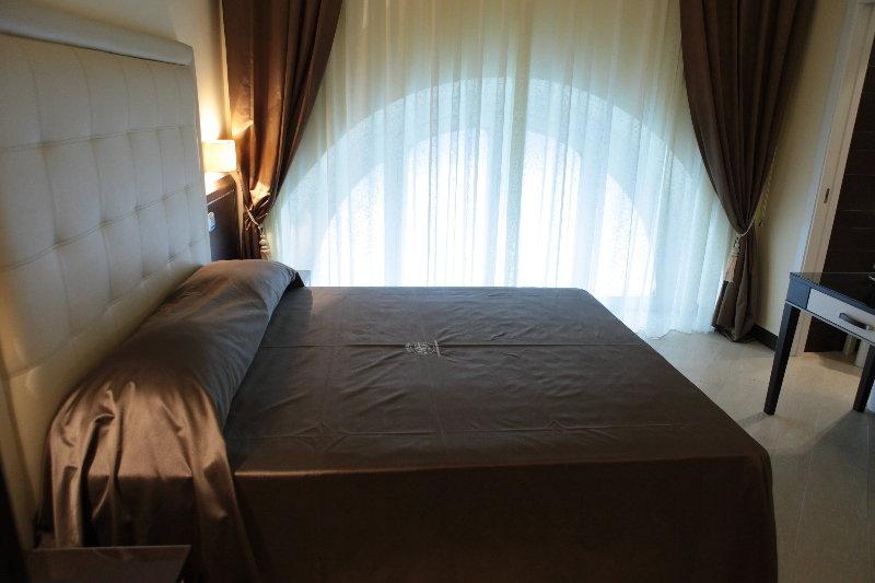 Ferdinando Ii Hotel 4*