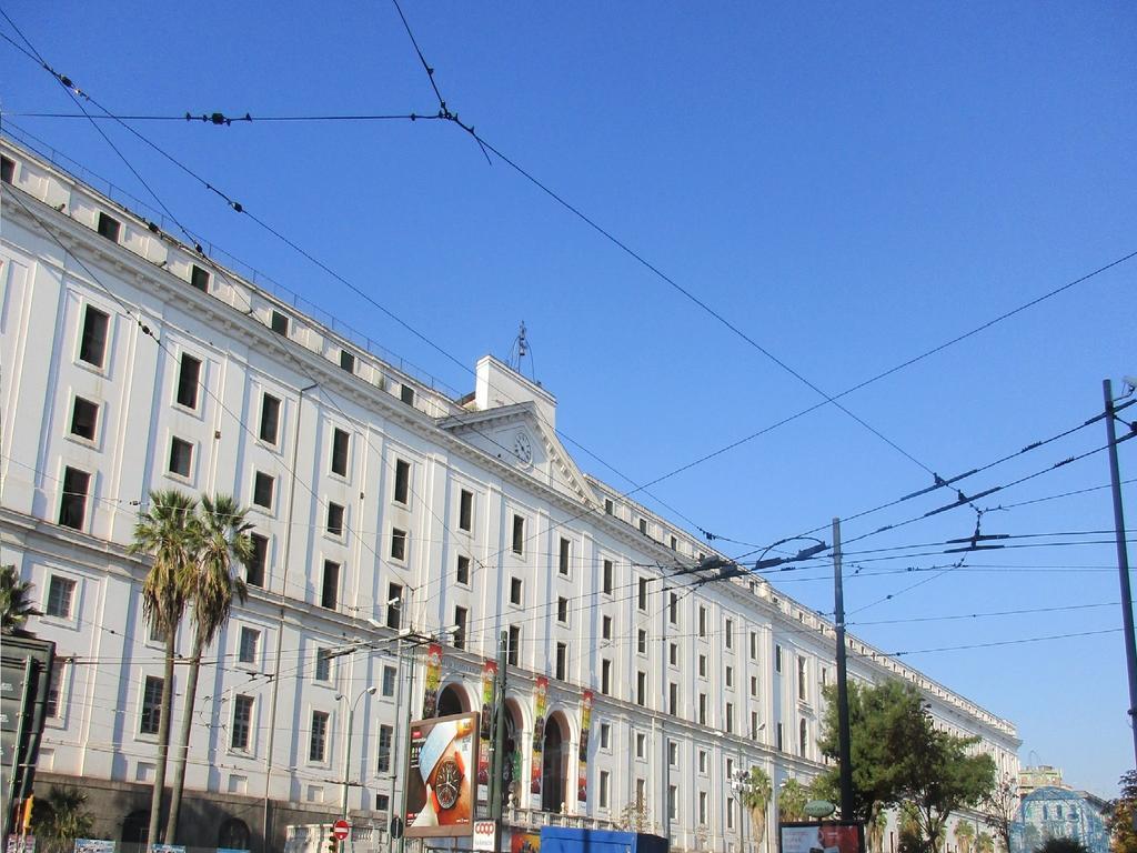 Nell'antico Palazzo Salsi Naples
