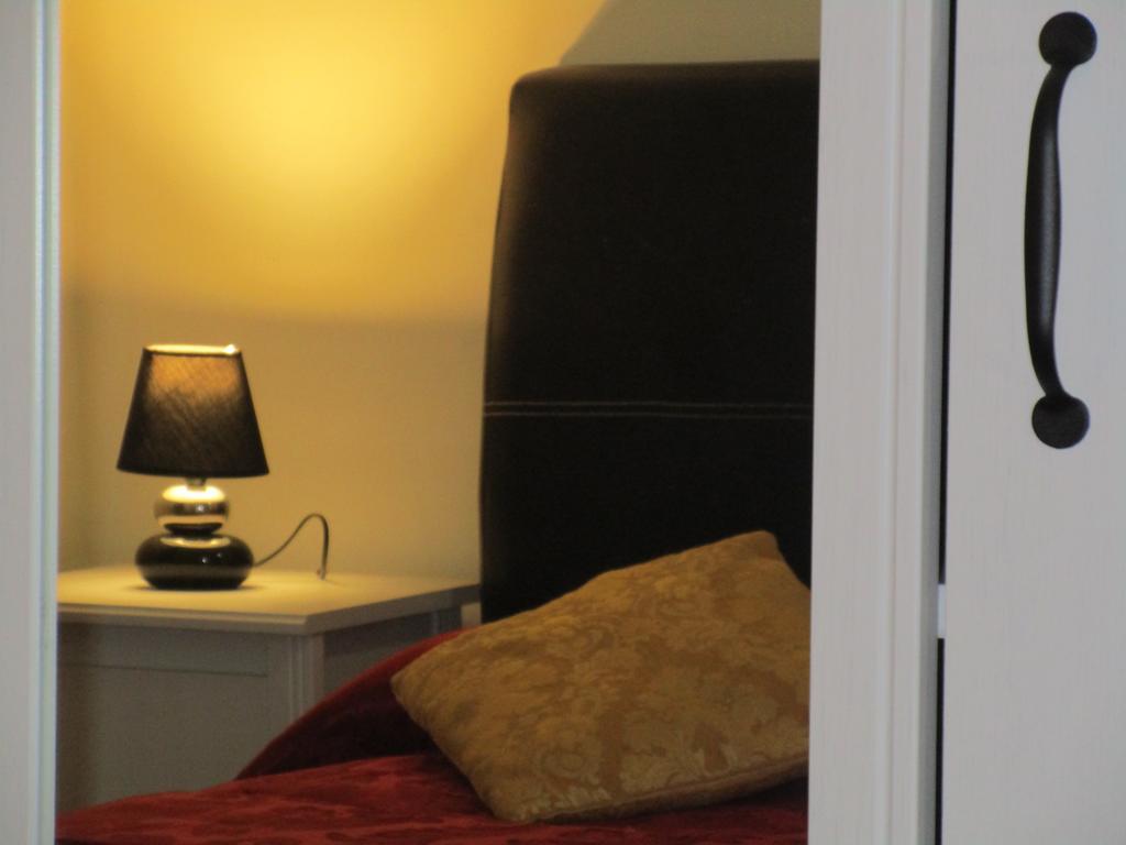 Apartment Nell'antico Palazzo Salsi Naples