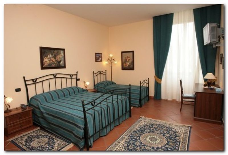 Grand Capodimonte 4* Naples