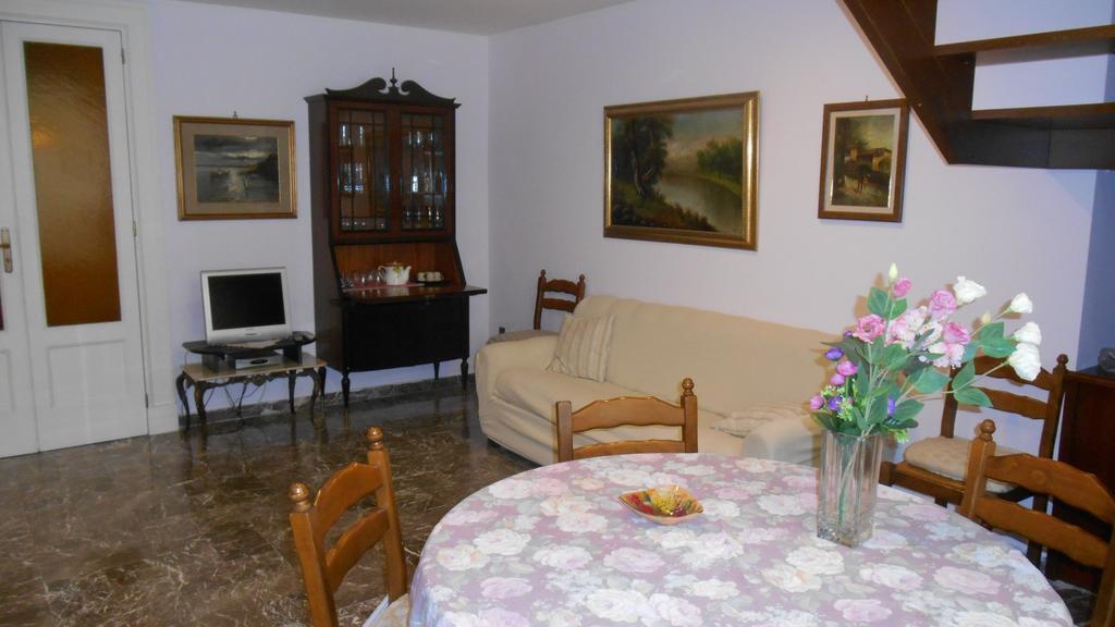 Casa Sannazzaro *