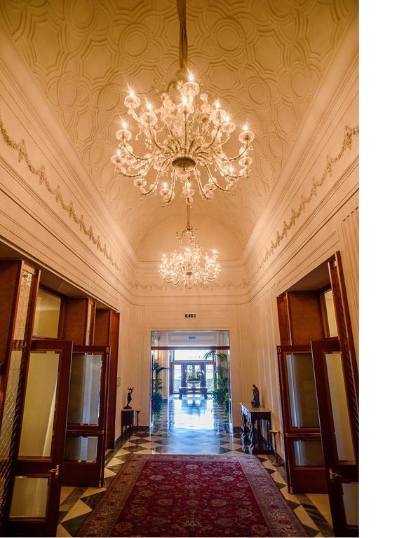Grand Vesuvio Hotel