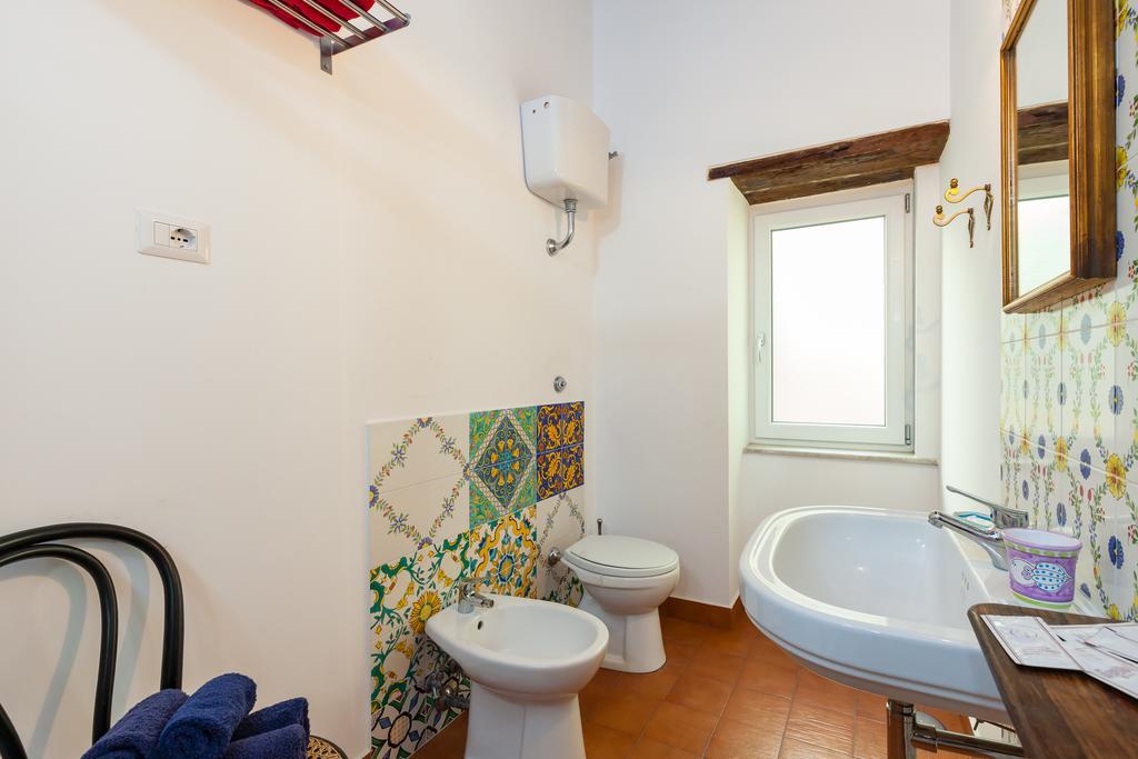Guest house Don Pedro Vicere Di Toledo In The Center Naples