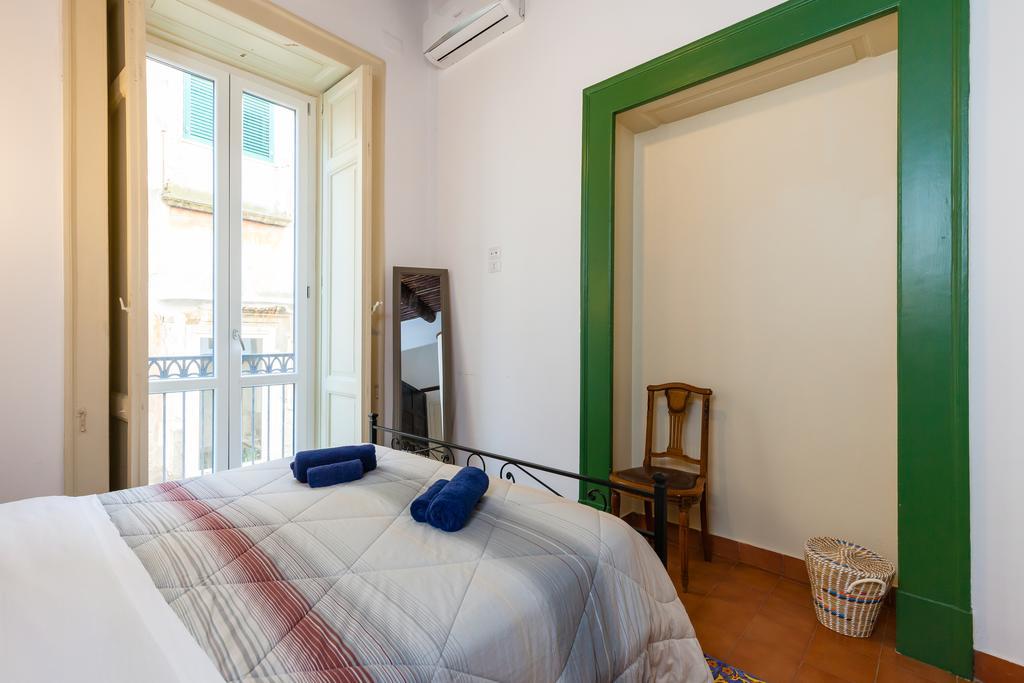 Don Pedro Vicere Di Toledo In The Center 3* Naples