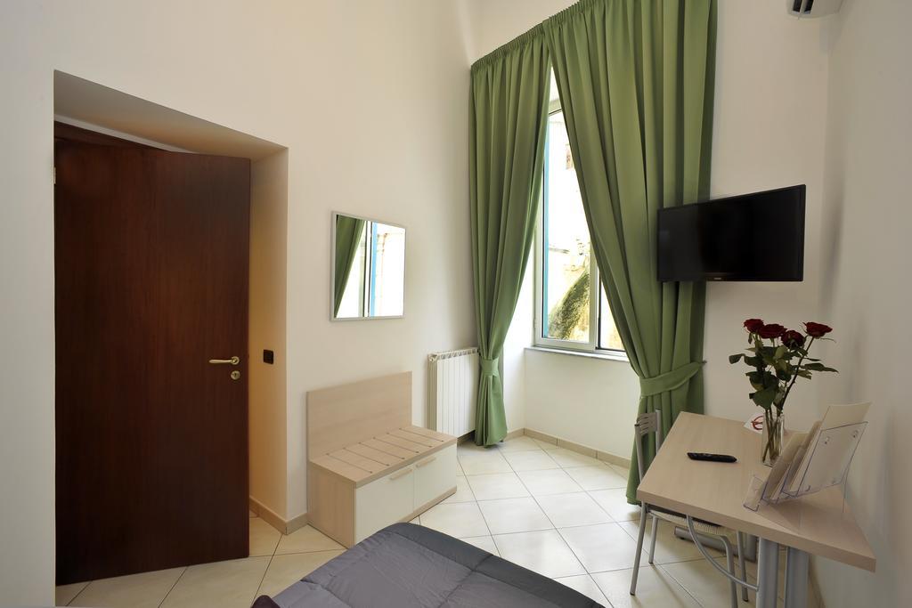 Apartment Italia *