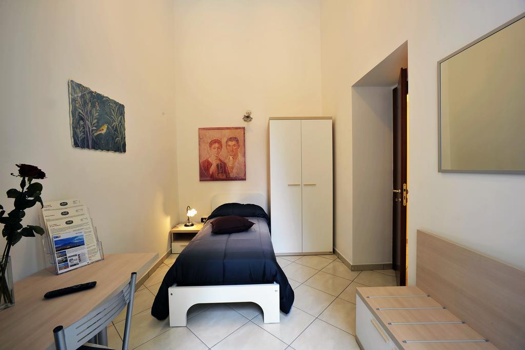 Italia * Naples