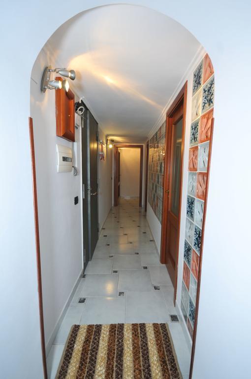 Welcome House *