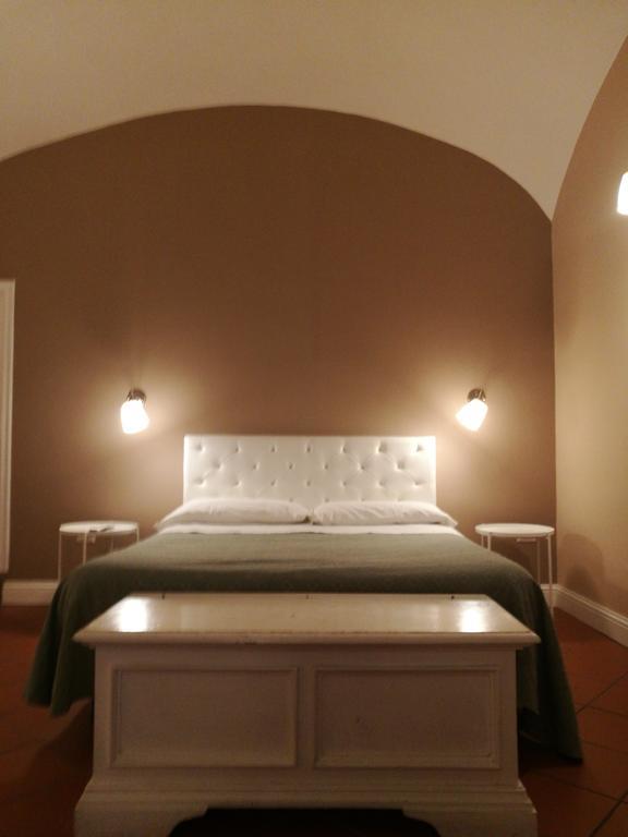Bed Morelli 49 , Chiaia Bed & Breakfast