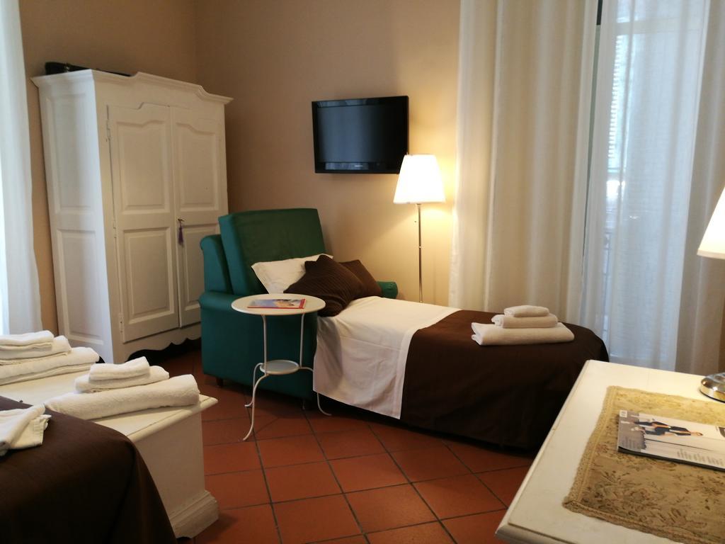 Bed Morelli 49 , Chiaia Bed & Breakfast Naples