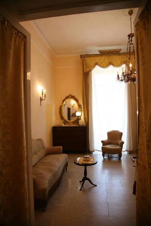Bed & Breakfast Retro *