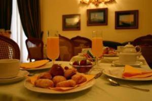 Chiaja De Charme 3* Naples