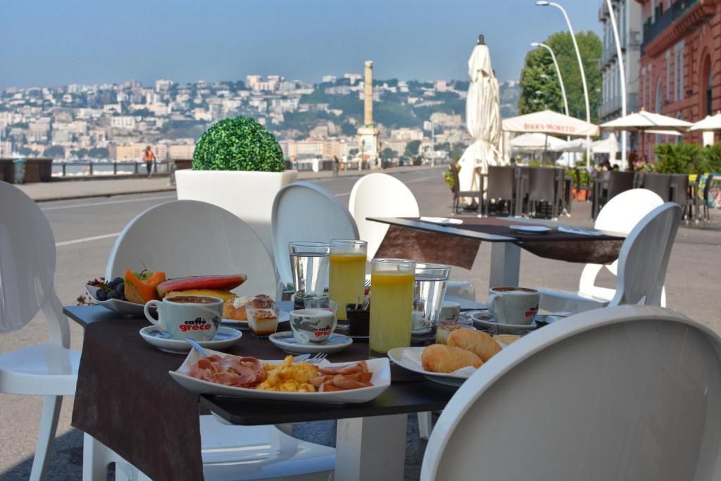 Partenope Relais