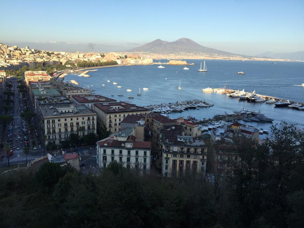 A I R Amore Naples
