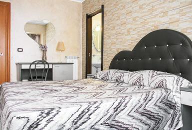 Bella * Naples