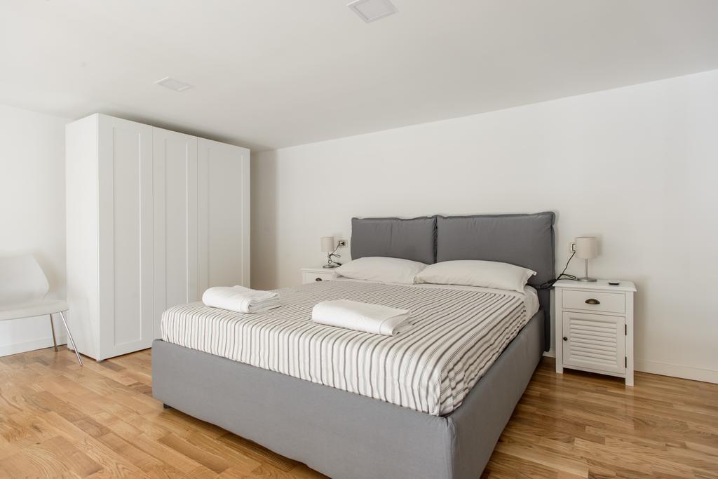Apartment In Flats