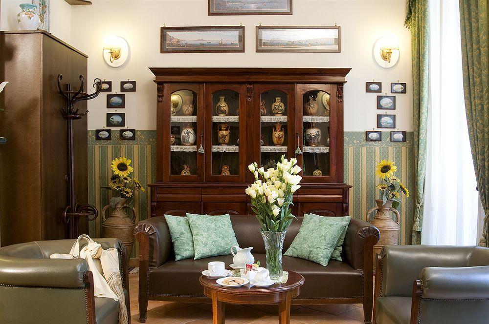 Hotel Pinto-storey 3*