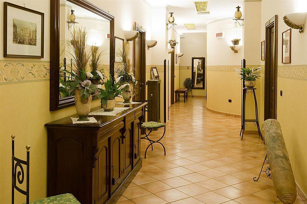 Hotel Pinto-storey