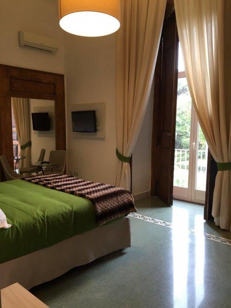 Milionaria 3* Naples