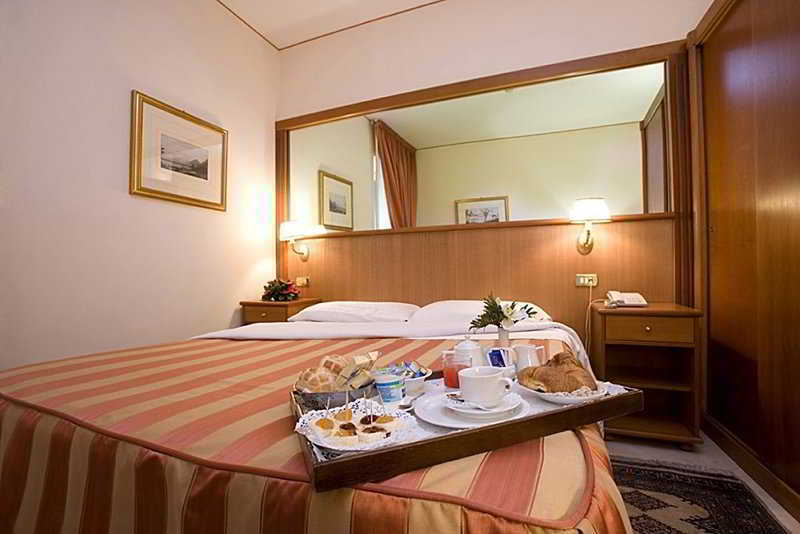 San Giorgio 3* Naples
