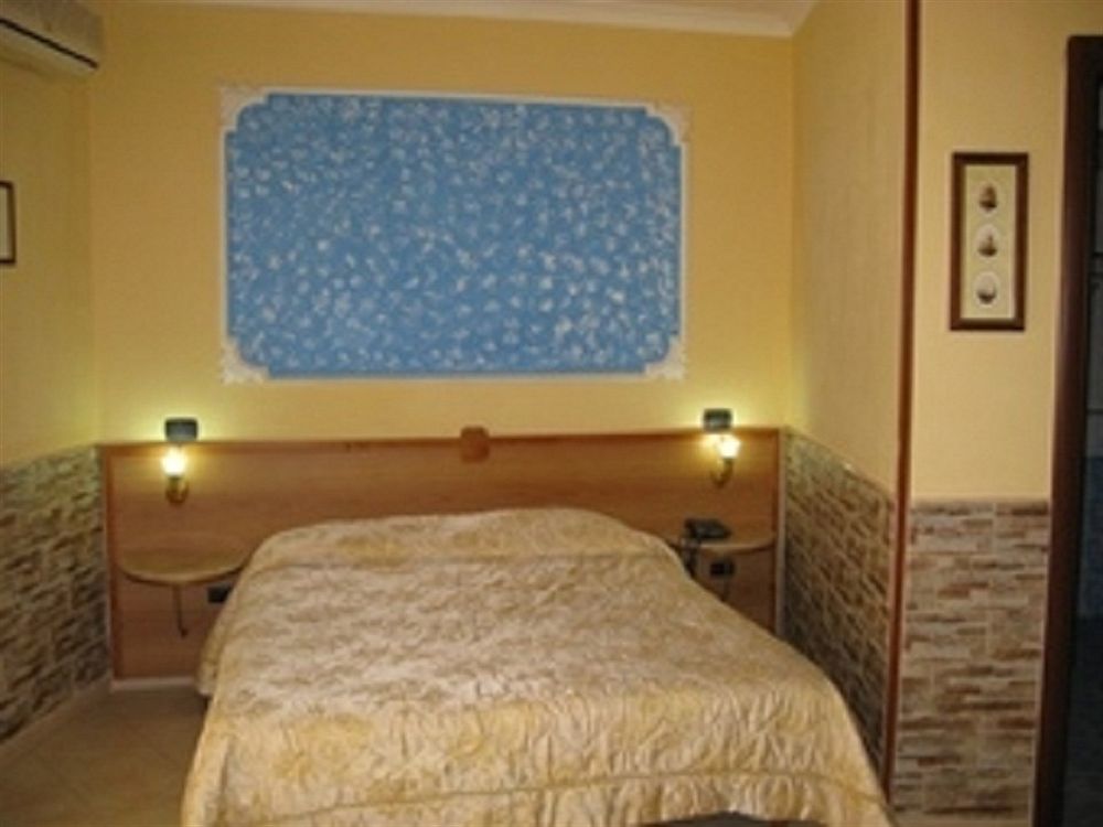 Enea Naples