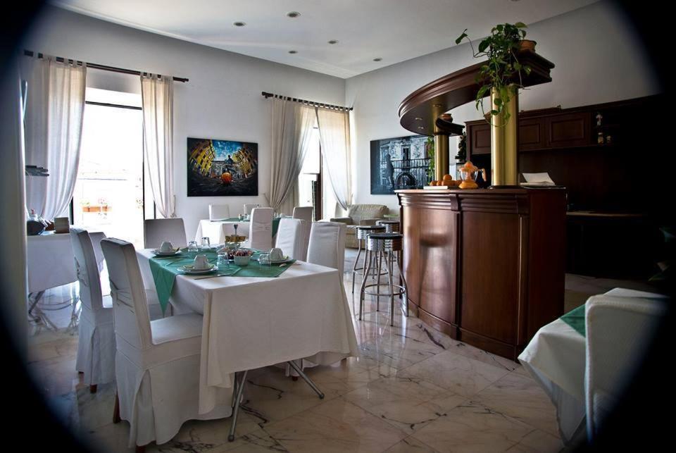 Palazzo Ruffo Di Bagnara Bed & Breakfast Naples