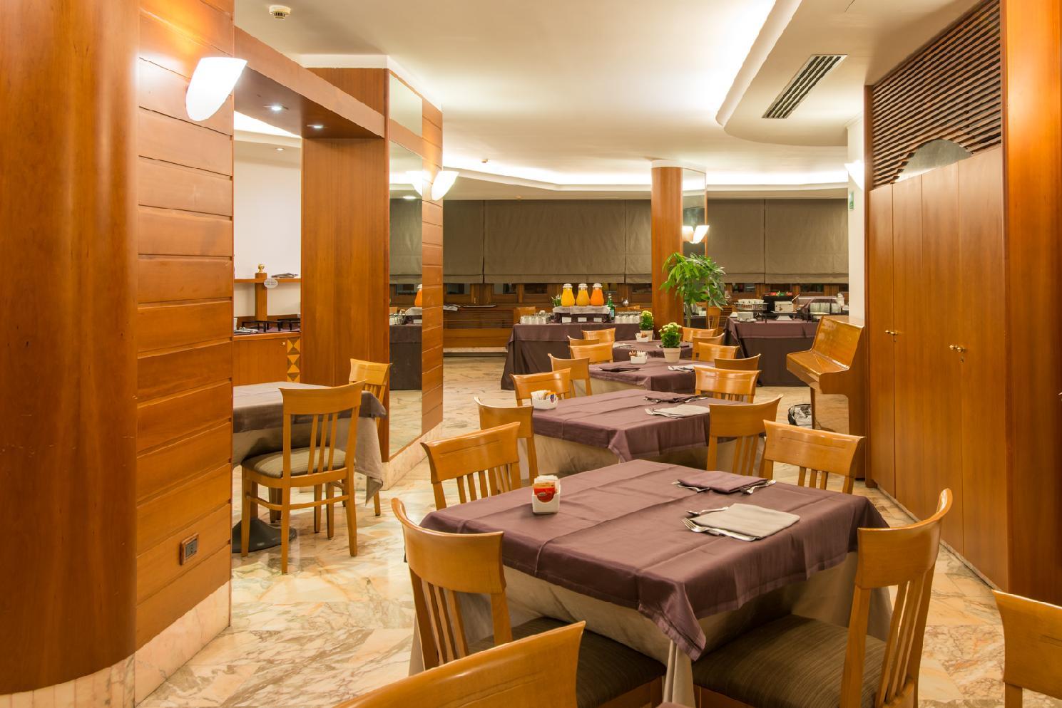 Lhp Palace & Hotel