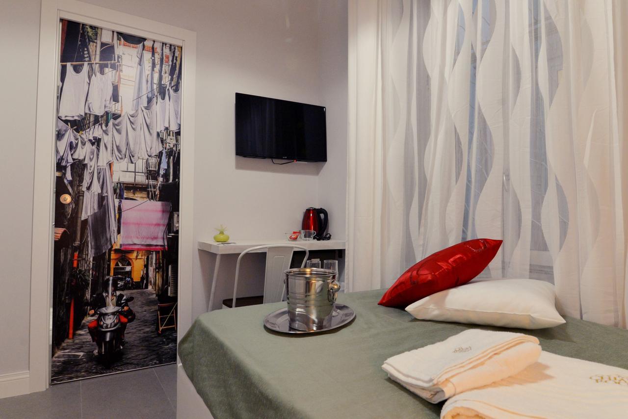 Bed & Breakfast Chiaia Roof 2*