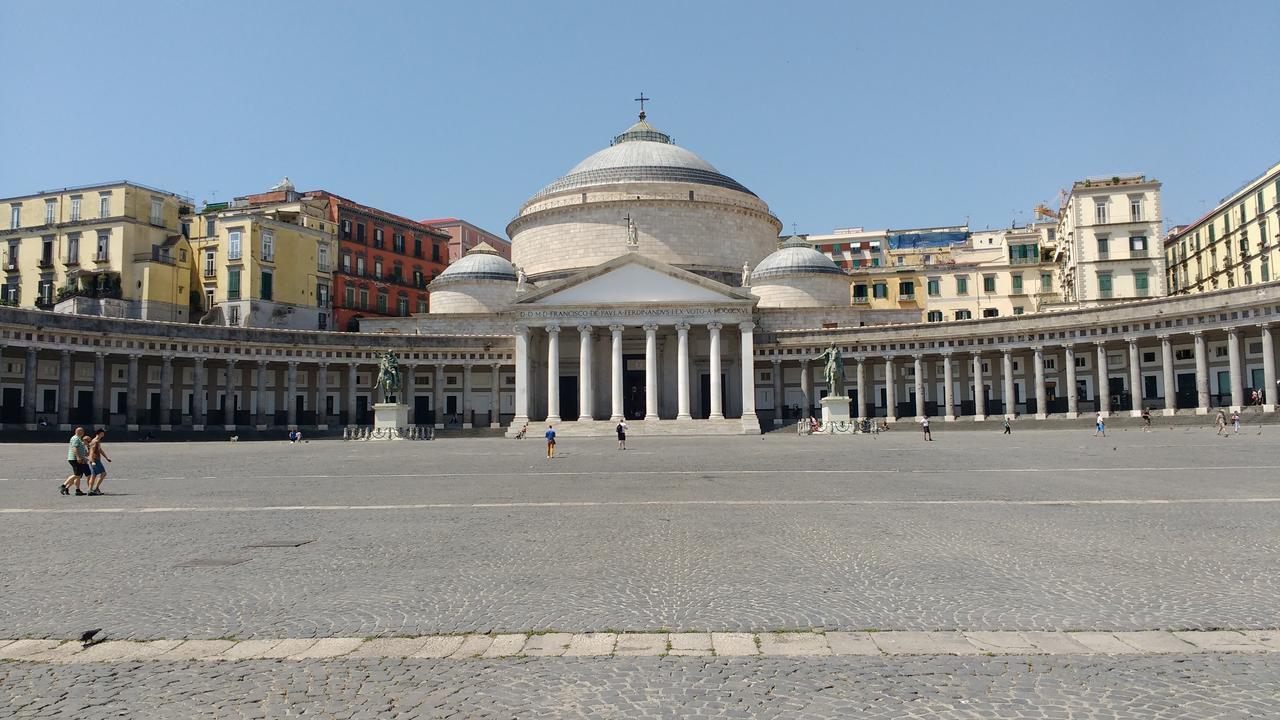 Palazzo Chiatamone * Naples