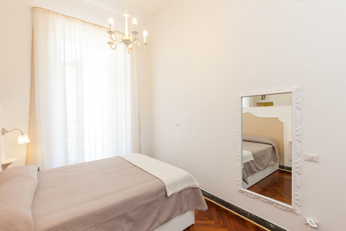 Metro Garibaldi - Loft Con Wifi E 4 Posti Letto Presso La Stazione Centrale Di Napoli