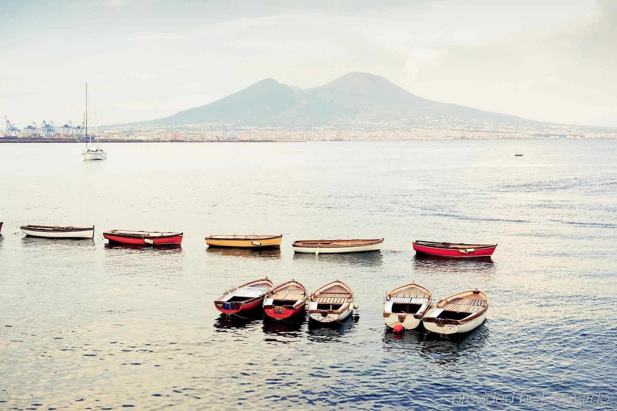 Mercure Centro Angioino 4*