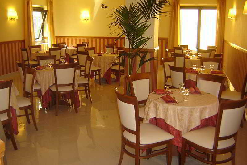Joyfull Hotel