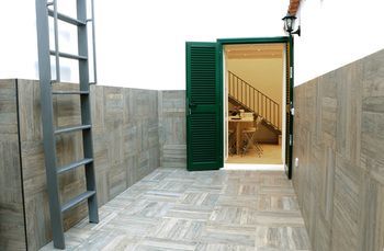 La Scalinata Di Chiaia Naples