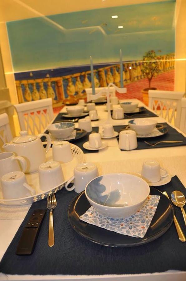 Chiaia 216 Bed & Breakfast 2*