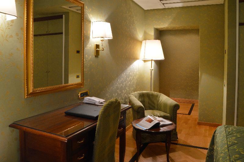 Grand Vesuvio Hotel Naples