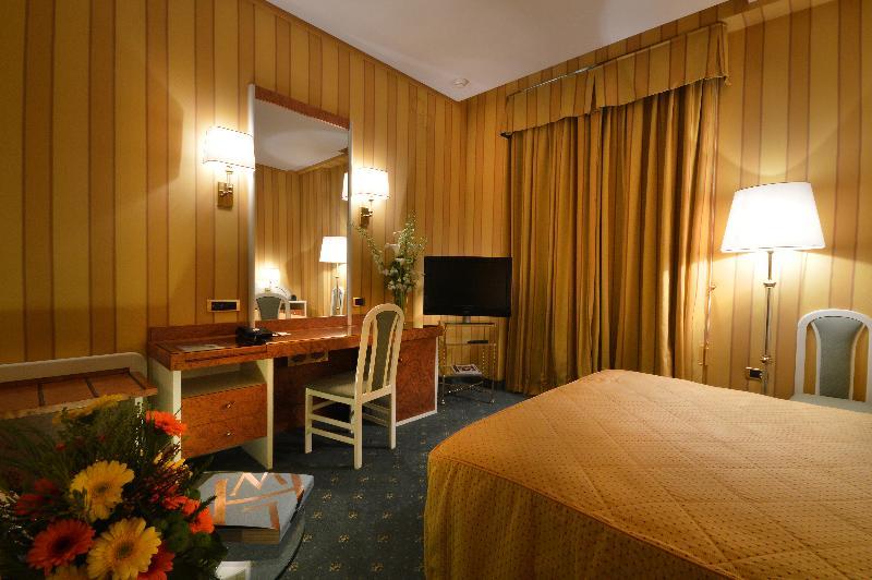 Grand Vesuvio Hotel 5*
