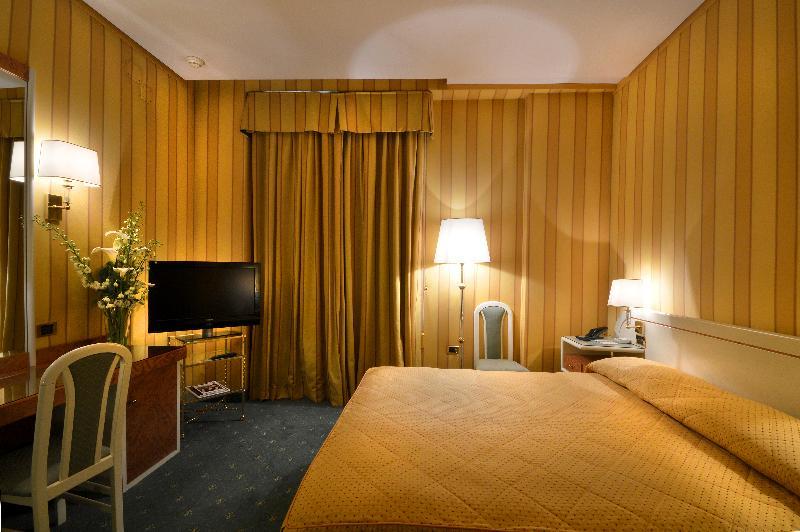 Grand Vesuvio 5* Naples