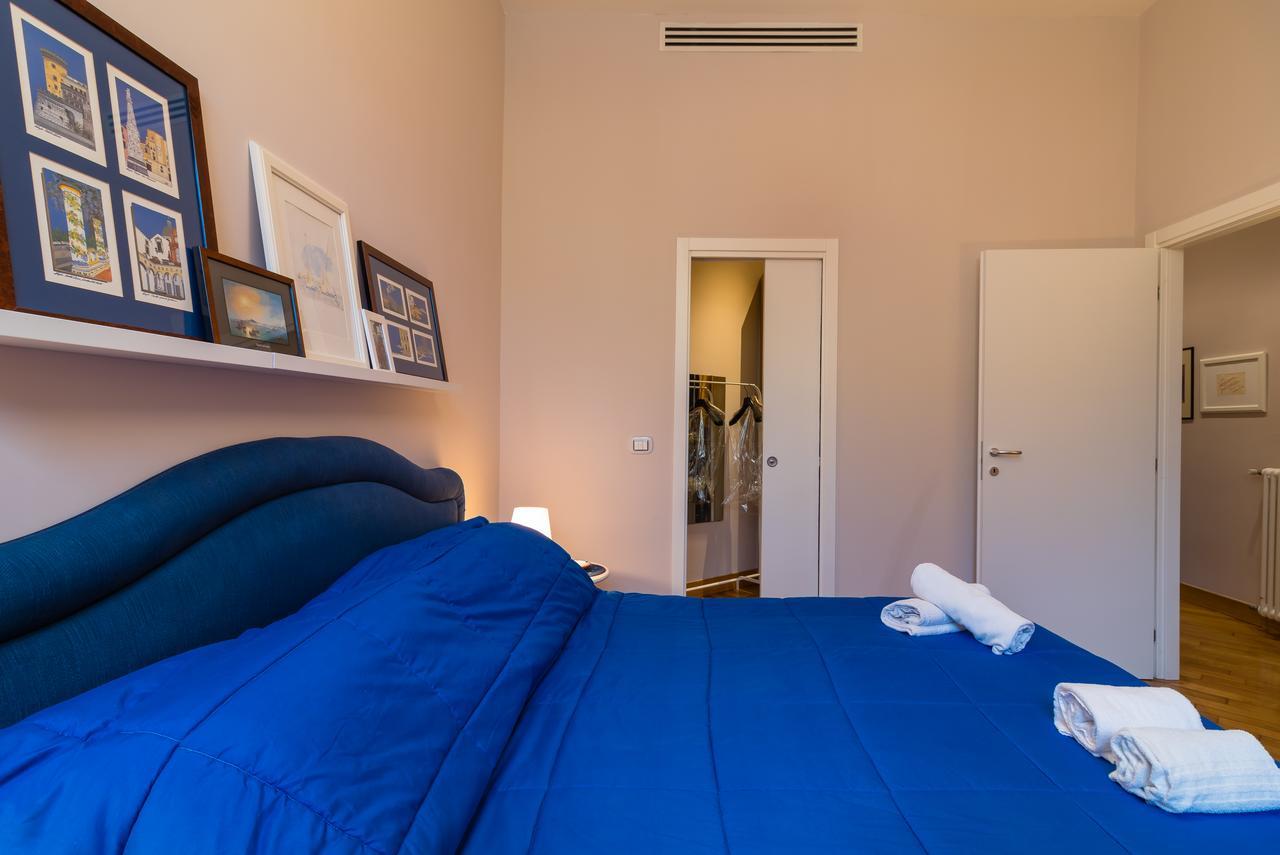 Apartment Elegant Flat At Municipio By Napoliapartments