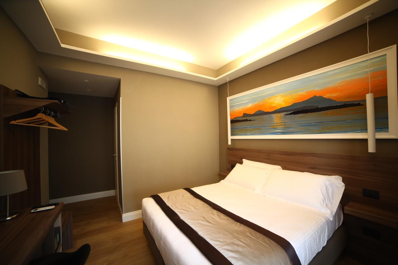 7th Floor 3* Naples