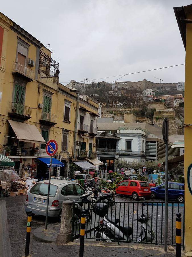A Due Passi Da Dante Bed & Breakfast Naples