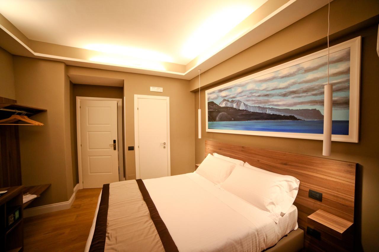 7th Floor 3*